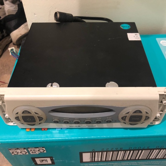 Waterproof stereo - Picture 2 of 2